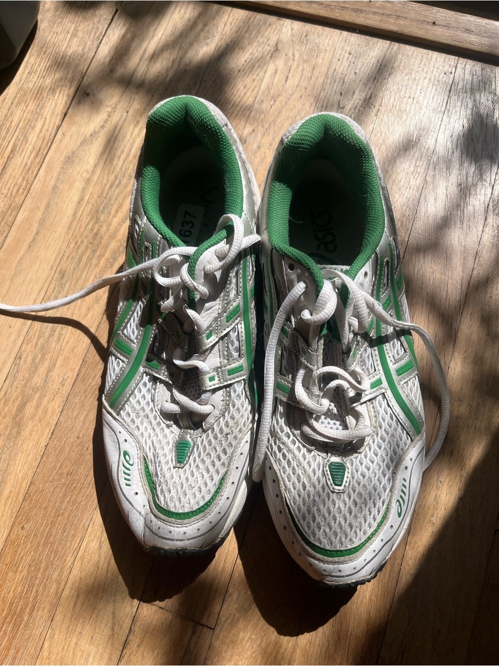 ASICS White & Green Running Shoes - Picture 2 of 4